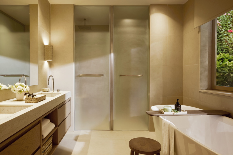 Tiara Holidays - Sani Club - family room grand balcony sea view bathroom